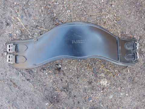 Passier kouluvyö mustaa nahkaa 62 cm