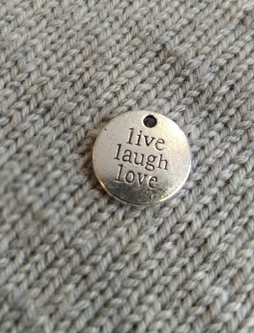 Live Laugh Love-hänge, hopea