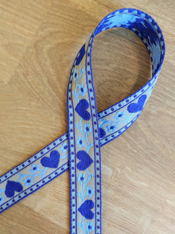 Vävt band 20 mm, hjärta, blå/beige