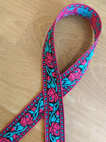 Vävt band 20 mm, ros, röd/svart/turkos