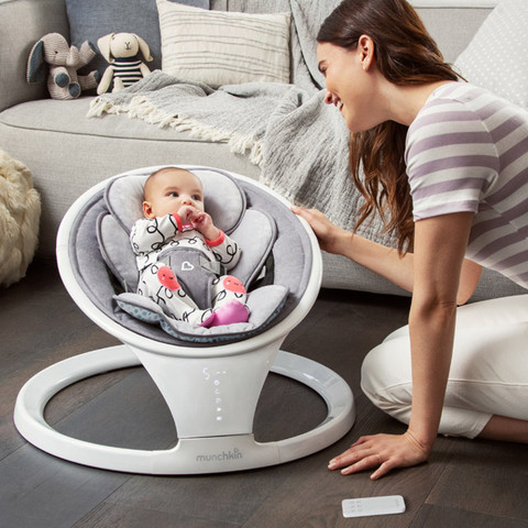 Munchkin babysitter / keinu, Baby Swing White, bluetooth + kaukosäädin