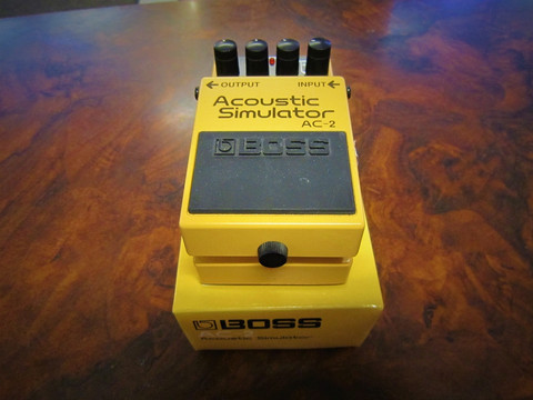 Myydään asiakkaan lukuun mallinnuspedaali Boss AC2 Acoustic Simulator (käytetty)