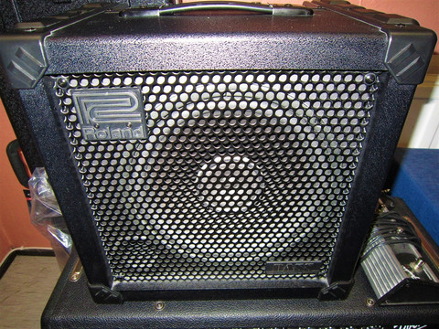 Myydään asiakkaan lukuun: Bassocombo Roland Cube 30 Bass (käyt)