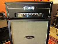 Myydään asiakkaan lukuun Kitaravahvistin Kustom Quad 200HD (Käyt) + Kustom 4 x 12