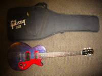 Myydään asiakkaan lukuun: Sähkökitara Gibson Melody Maker (käyt)  + gigbag(käyt)