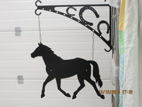Gate sign and rack Horse