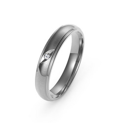 Titaanisormus 4mm 2358Z zirkoni kivellä