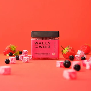 Small cube blackcurrant with strawberries 140 g