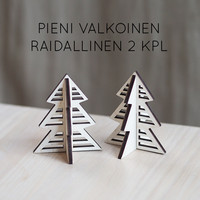 Pieni, raidallinen pöytäkuusi 2kpl, korkeus 7 cm valkoinen