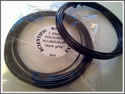 Värillinen alumiinilanka Ø 1,5 mm, 3 metriä, tummanharmaa (Dark grey)