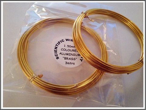 Värillinen alumiinilanka Ø 1,5 mm, 3 metriä, messinki2 (Brass)