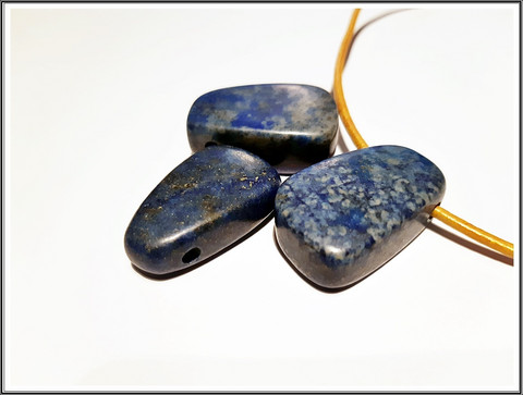 Lapis lazuli riipuskivi, pisara