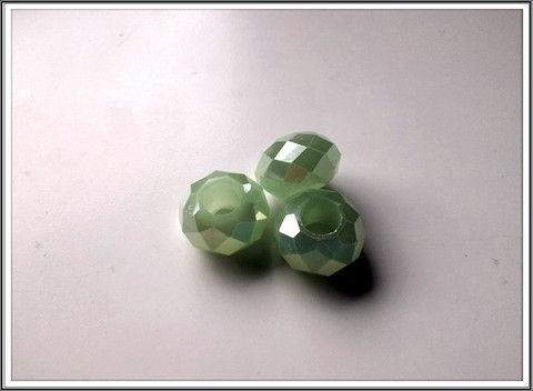 Kristallilasihelmi, 14 x 9 mm, Light Green Opal AB