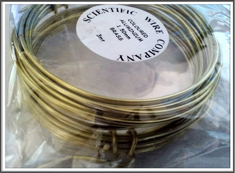 Värillinen alumiinilanka Ø 1,5 mm, 3 metriä, messinki (Brass)