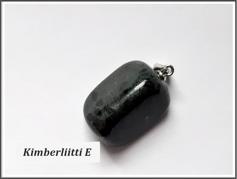 Kimberliitti, uniikki kiviriipus .925 hopeisella pidikkeellä