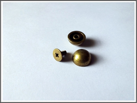 Niitti 11 mm, ruuvikiinnitys, antiikkipronssin väri, 5 kpl