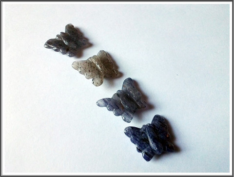 Ioliitti, 16 x 14 mm perhonen