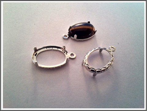 Korupohja 18 x 13 mm kapussille, avoin, teräsväri