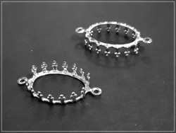 Korupohja linkki 18 x 13 mm kapussille, avoin pitsireunalla, teräsväri