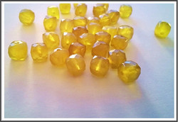Kalsedoni AA, 7 mm fasetoitu kuutio, keltainen, kpl