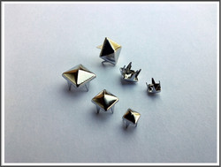 Niitit, pyramidi, eri kokoja, 10-25 kpl/pss