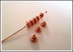Metallihelmi rondelli 6.5 x 4 mm, koristeltu, ruusukulta, 5 kpl