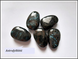 Astrofylliitti riipuskivi, pisara