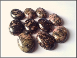 Rodoniitti, 25 x 18 mm kapussi