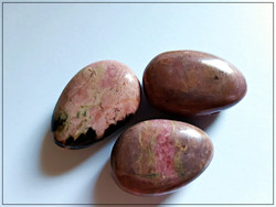 Madagaskarin rodoniitti riipuskivi, pisara