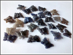 Ioliitti, 16 x 14 mm perhonen