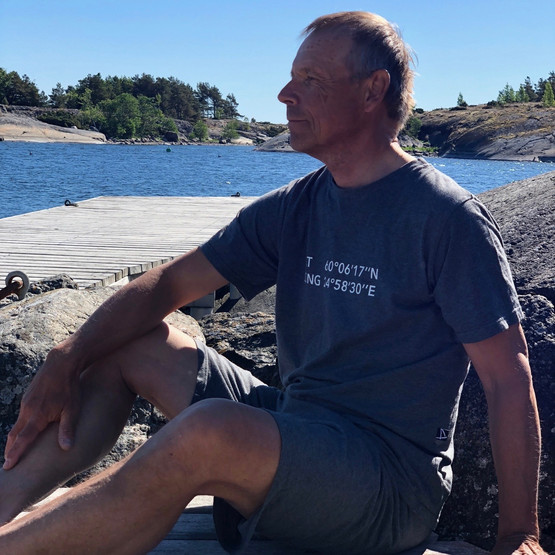Miesten Harmajayöpuku, paita+shortsit, tummanharmaa ja vaaleanharmaa
