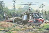 UH-1 Huey B/C, 1:18 (Pidemmällä Toimitusajalla)