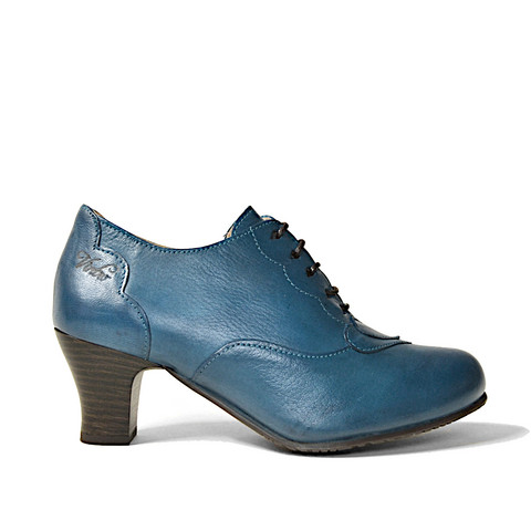943325 VINTRO LEMPI,  turquoise blue shoe with a decorative heart