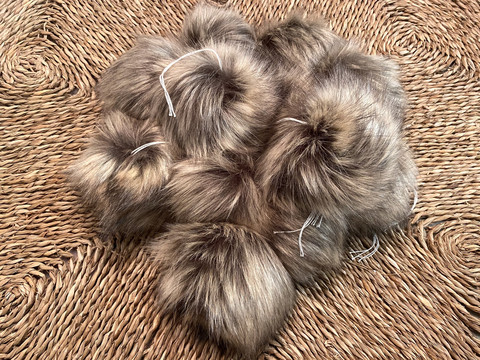 Muhkea keinokarvatupsu 15 cm, nougat