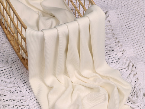 *Lievä II-laatu* PALA n. 110 cm: Ribbiresori, cream