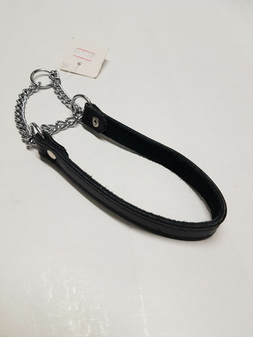 Puolikuristava musta nahkapanta 35cm