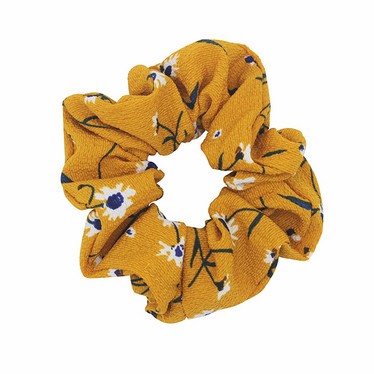 Okra scrunchie kukkakuosilla