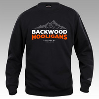 Backwood Hooligans® Latitude College-paita oranssilla painatuksella