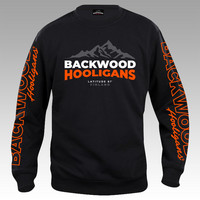 Backwood Hooligans® Latitude College-paita hihapainatuksilla (oranssi)