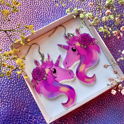Hologrammiset Fantasy Unicorn -korvakorut