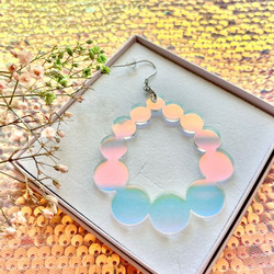 Hologrammiset Bubble Garland -korvakorut
