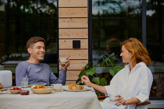 Senic Friends of Hue Smart switch outdoor - Älykäs kytkin ulkokäyttöön