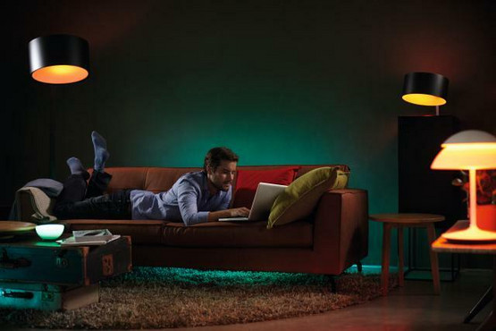 Philips Hue White and Color Ambiance E27 - LED lamppu