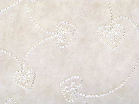 50x75cm luonnonvalkoinen FF/20, silkkikirjailtu sydän
