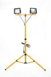 LED Energie 2x30W ledheitin, Tripod-jalusta