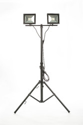 LED Energie Slim valonheitin 2x50W tripod jalustalla