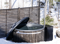 Hottia pähkinänruskea kylpytynnyri ja Hottia HT-20 Pro lämmitin