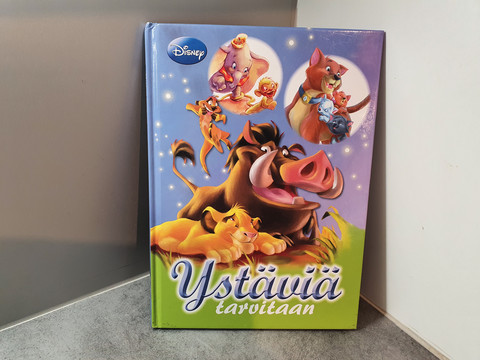 Ystäviä tarvitaan -kirja