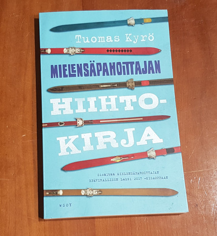 Kirja (Tuomas Kyrö - Mielensäpahoittajan hiihtokirja)