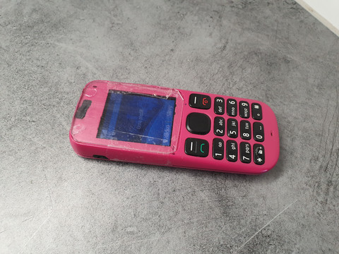 Puhelin (Nokia 100) - Salamakauppa